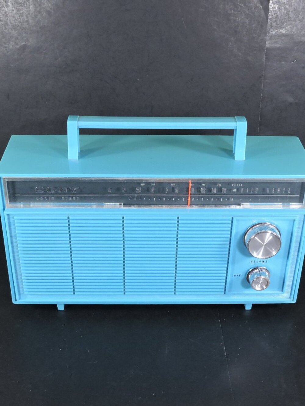 Vintage SONY Model 8R-42A Solid State Transistor Portable Radio 1970 era Japan
